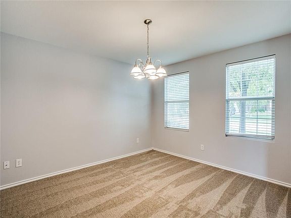 4th image of 616 Fox Glen Dr