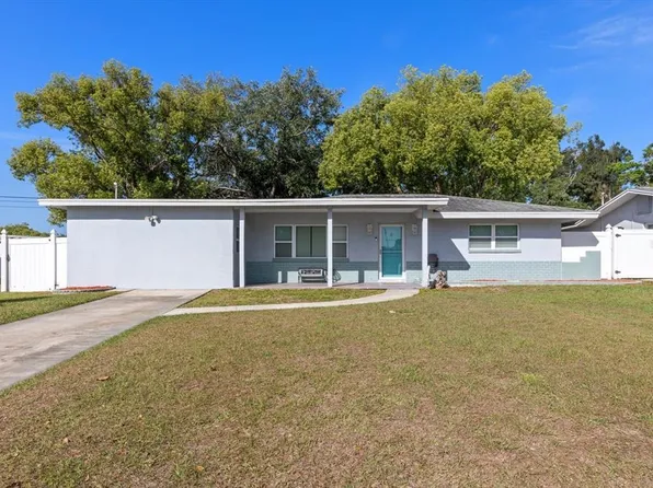 9940 108th St, Seminole, FL 33772