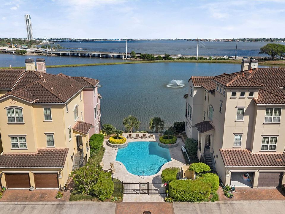 1st image of 37 Armand Shore Dr