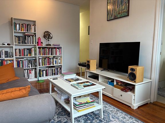 2nd image of 31 Orkney Rd Unit 26