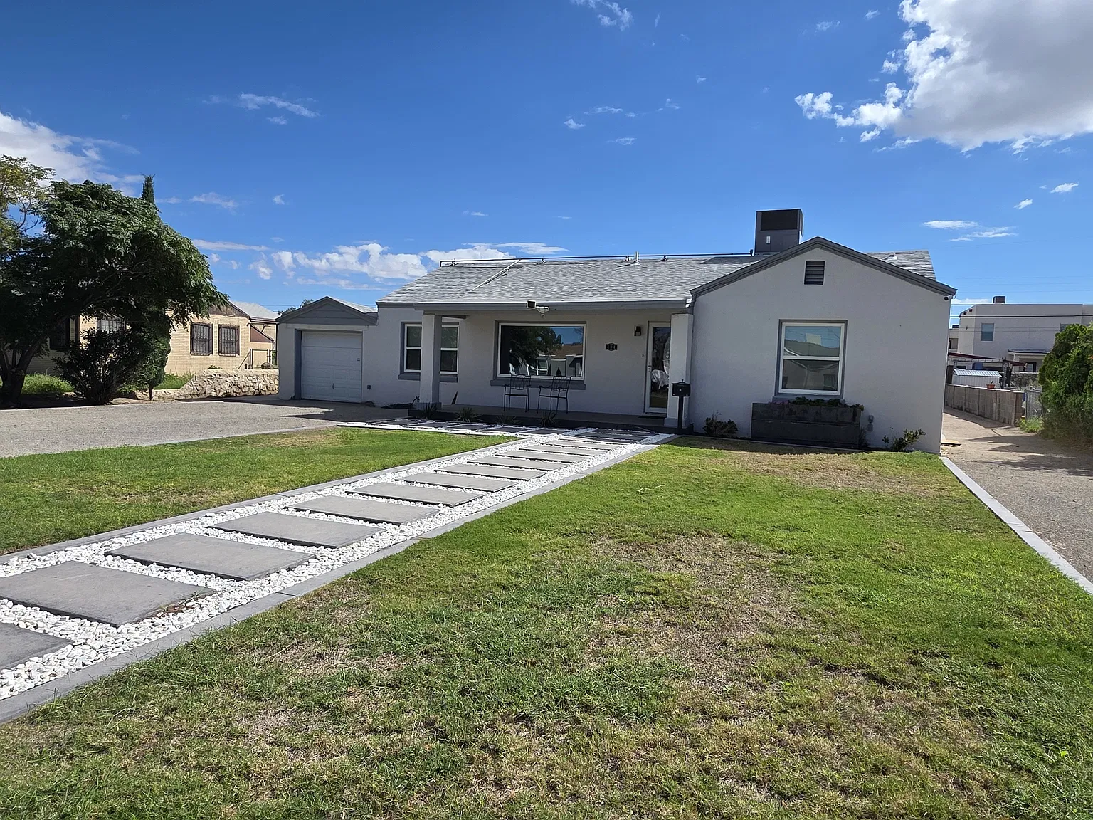 404 Buena Vista St — Photo 1