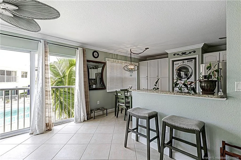 2 bed, 2.0 bath, 1093 sqft, $4,000 — Photo 4