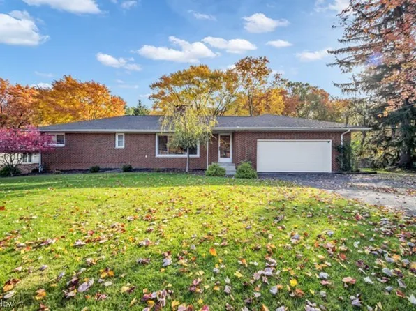 8321 Overlook Ave, Broadview Heights, OH 44147