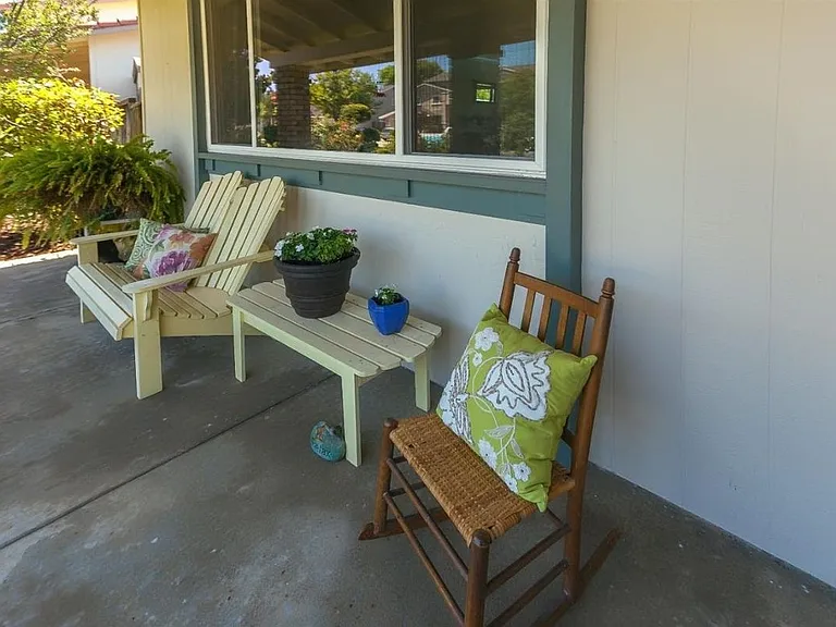 6677 Mount Forest Dr — Photo 2