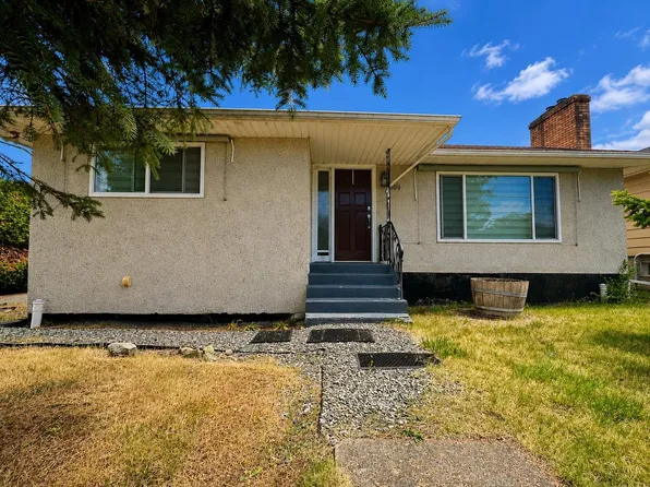 1309 Edinburgh St, New Westminster, BC V3M 2W1