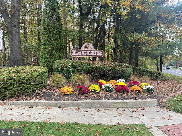 1st image of 101 Arden Ct #101A