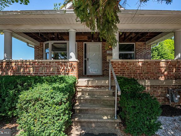 3rd image of 1317 Fern Ave
