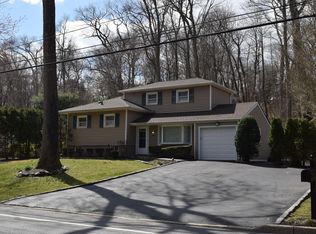 280 Pinebrook Blvd, New Rochelle, NY 10804