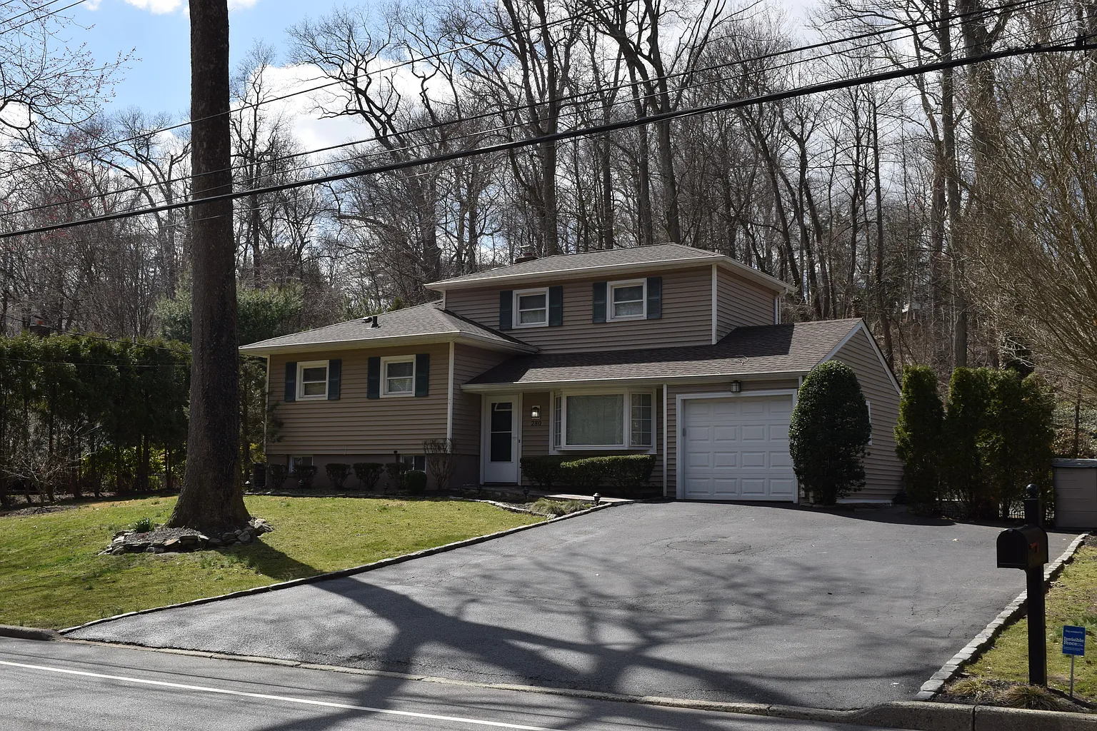 280 Pinebrook Blvd photo 1