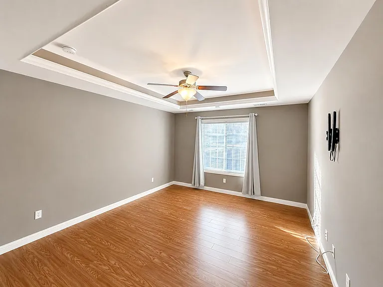 4500 Weybridge Dr — Photo 10