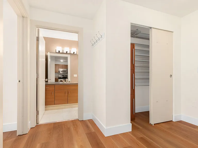 700 E Denny Way #404 — Photo 12