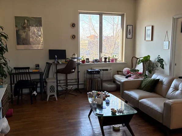 671 Henry Street image 1 of 5