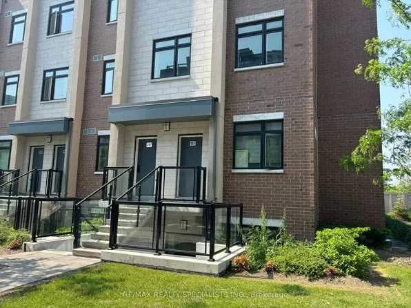 1095 Douglas McCurdy Cmn, Mississauga, ON