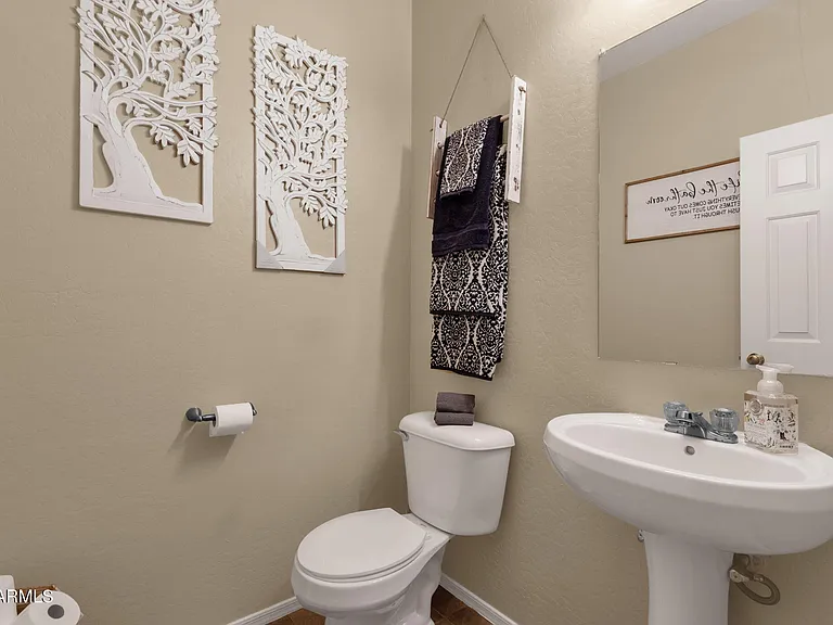 3422 W Leodra Ln — Photo 12