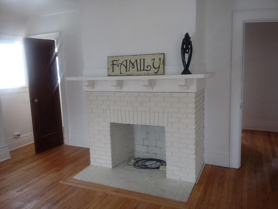 2nd image of 2131 James St #2