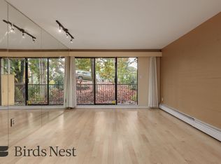 466 8th Ave E #211, New Westminster, BC V3L4L2