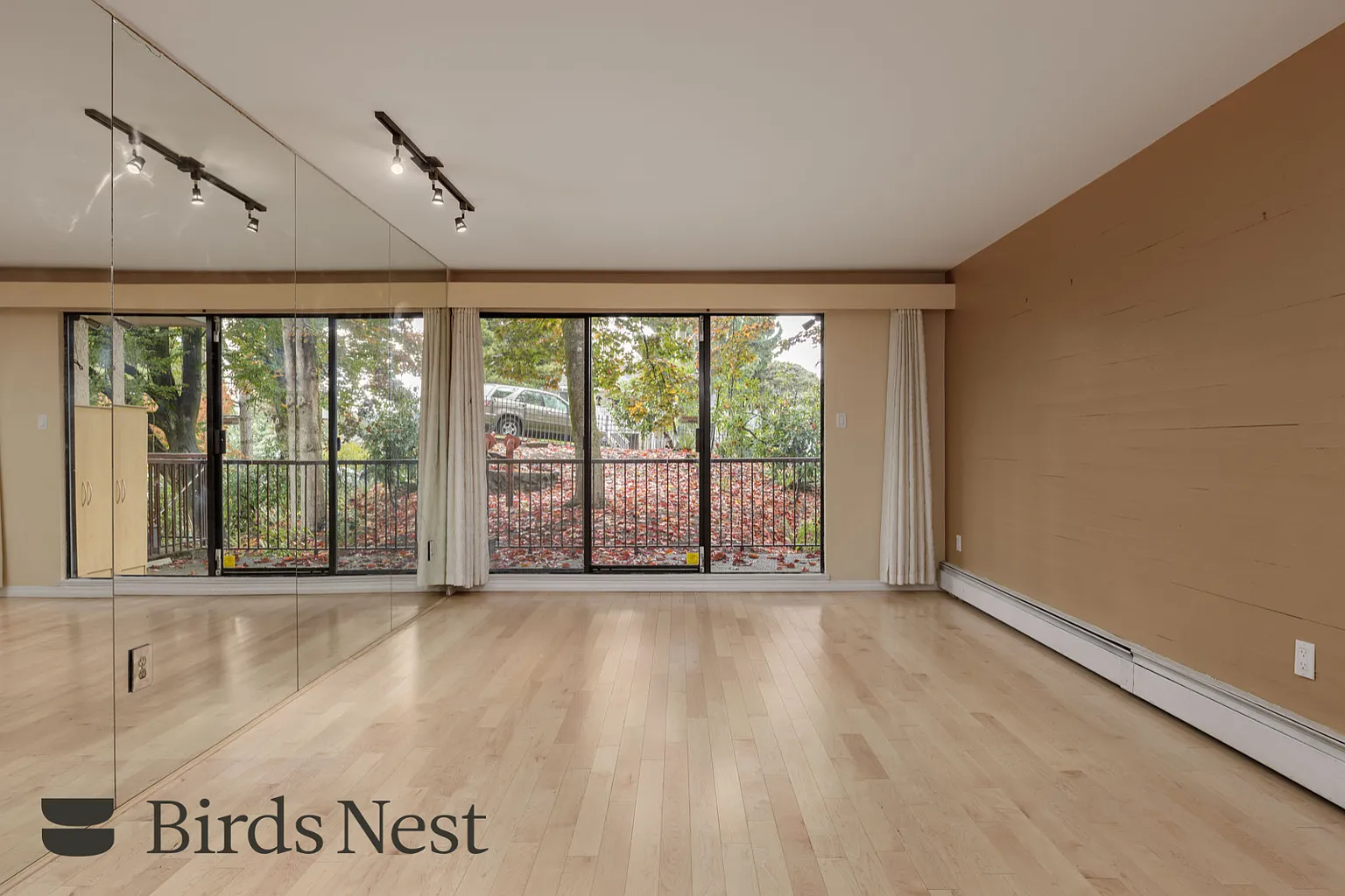 466 8th Ave E #211 photo 1