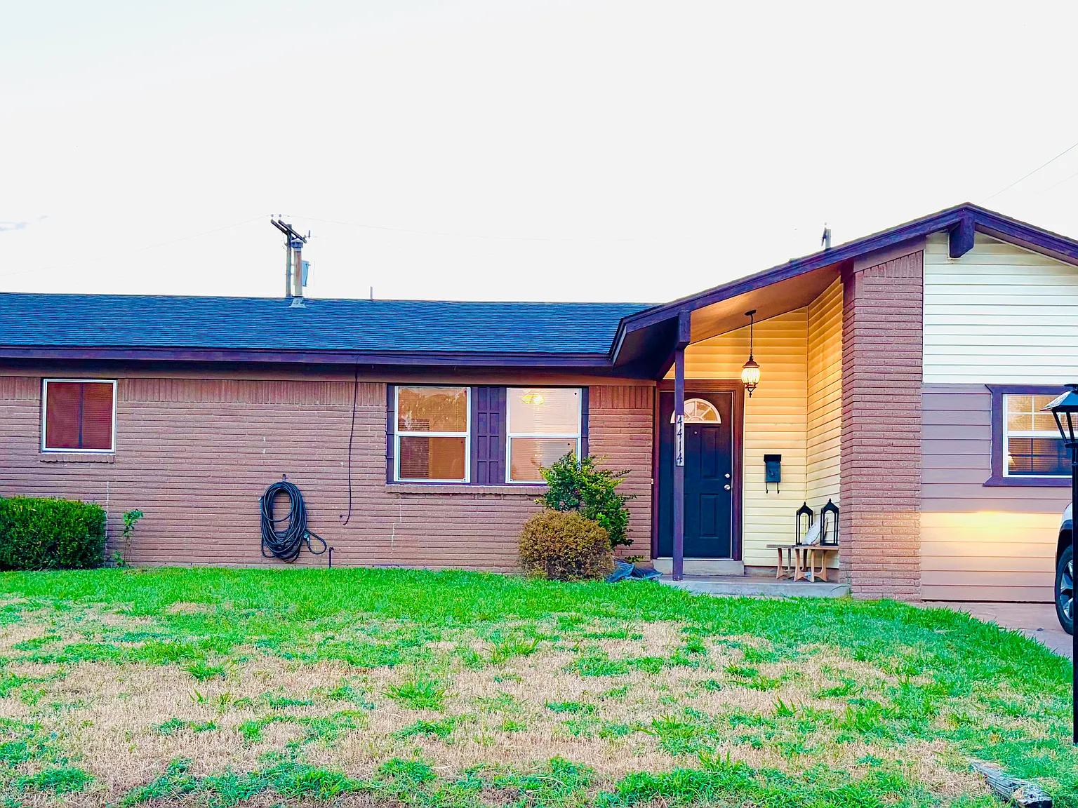 3 bed, 984 sqft, $1,240 — Photo 1