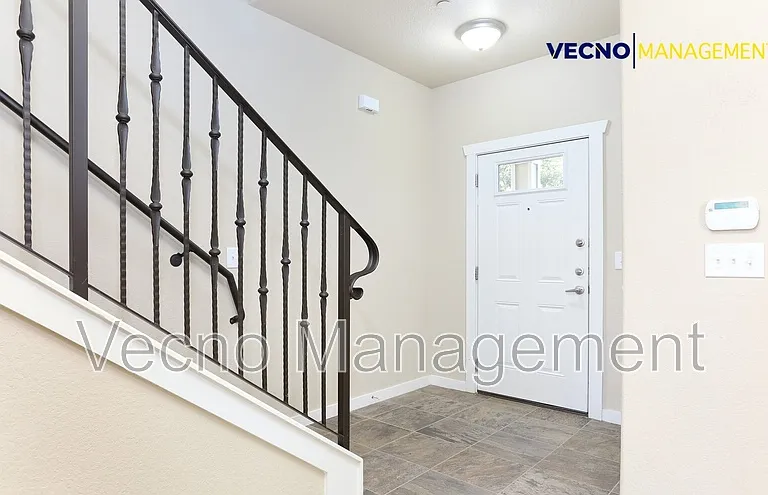 211 Circle Court Dr #211 — Photo 4