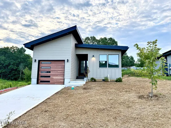 2314 Rock Gardens Dr, Sevierville, TN 37876
