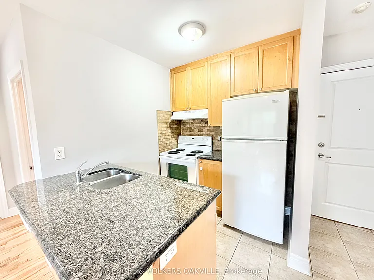 15 33rd St #302 — Photo 1