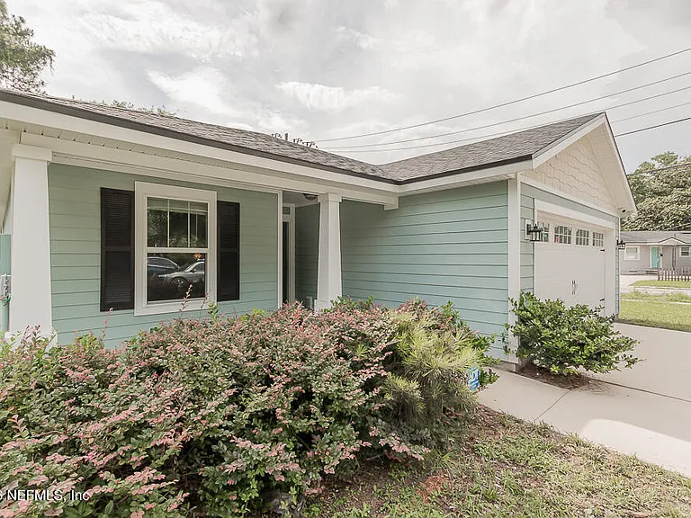 4612 Firestone Rd — Photo 2