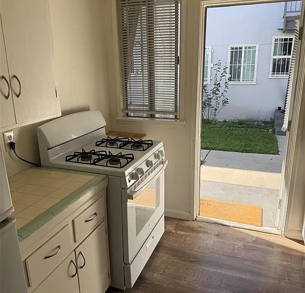 3477 Carmona Ave — Photo 2