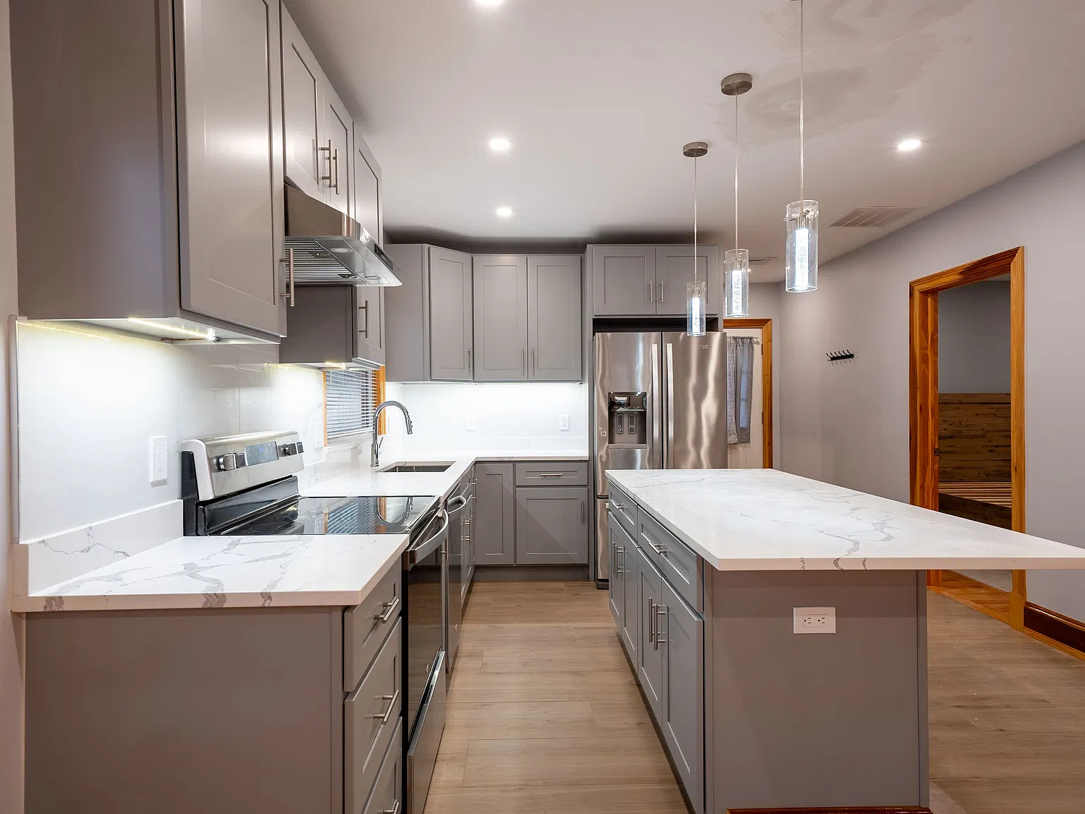 3 bed, 1300 sqft, $4,000 — Photo 4