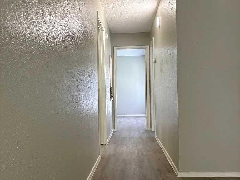 6114 W Mount Houston Rd #D — Photo 3