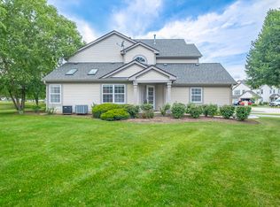 567 Lancaster Cir, Elgin, IL 60123