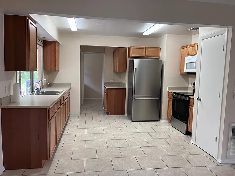 1165 Minnet Ct NE — Photo 4