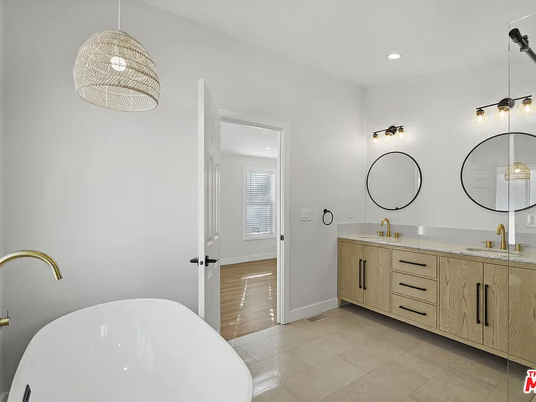 30473 Mulholland Hwy #109 — Photo 21