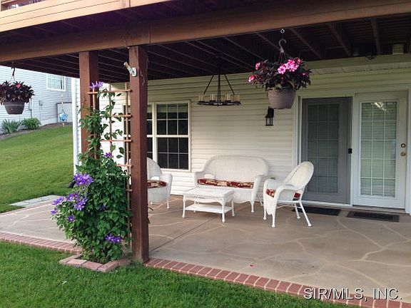 3rd image of 123 Stonebridge Manor Dr
