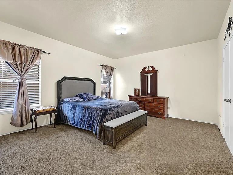 5910 Rolff Ln — Photo 39