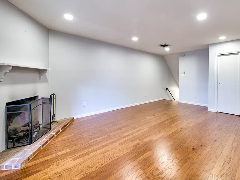411 W Conestoga Rd #27 — Photo 5