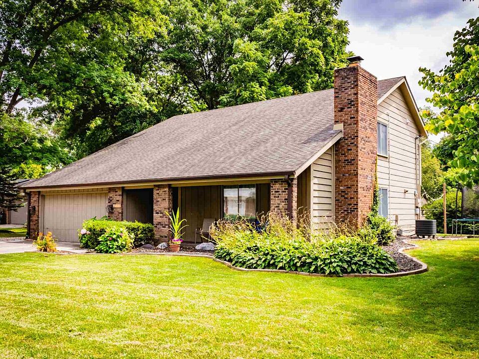 1st image of 2703 W Woodbridge Dr
