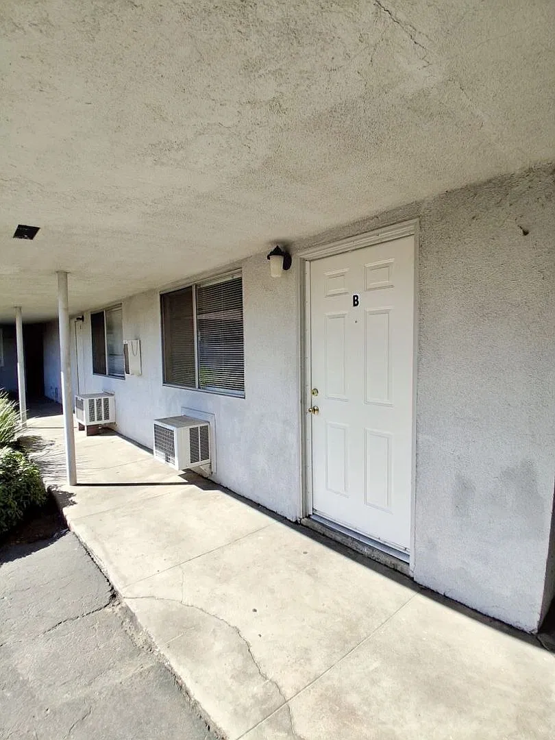 4302 - 4312 E Sierra Madre — Photo 3