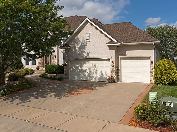 2nd image of 2325 Arnold Palmer Dr NE