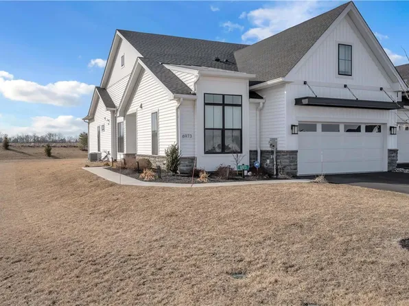 6973 Maple Dr E, Bath, PA 18014