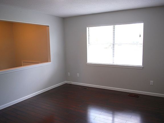 5th image of 2624 Villa Dr NW