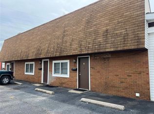 201 N Shamrock St #G, East Alton, IL 62024