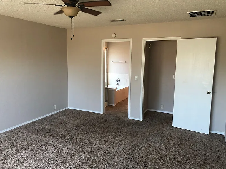 106 Oakhurst Dr — Photo 11