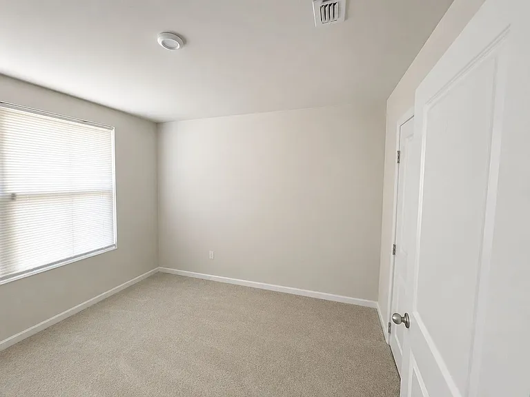 1613 Mountain Ash Ln — Photo 22