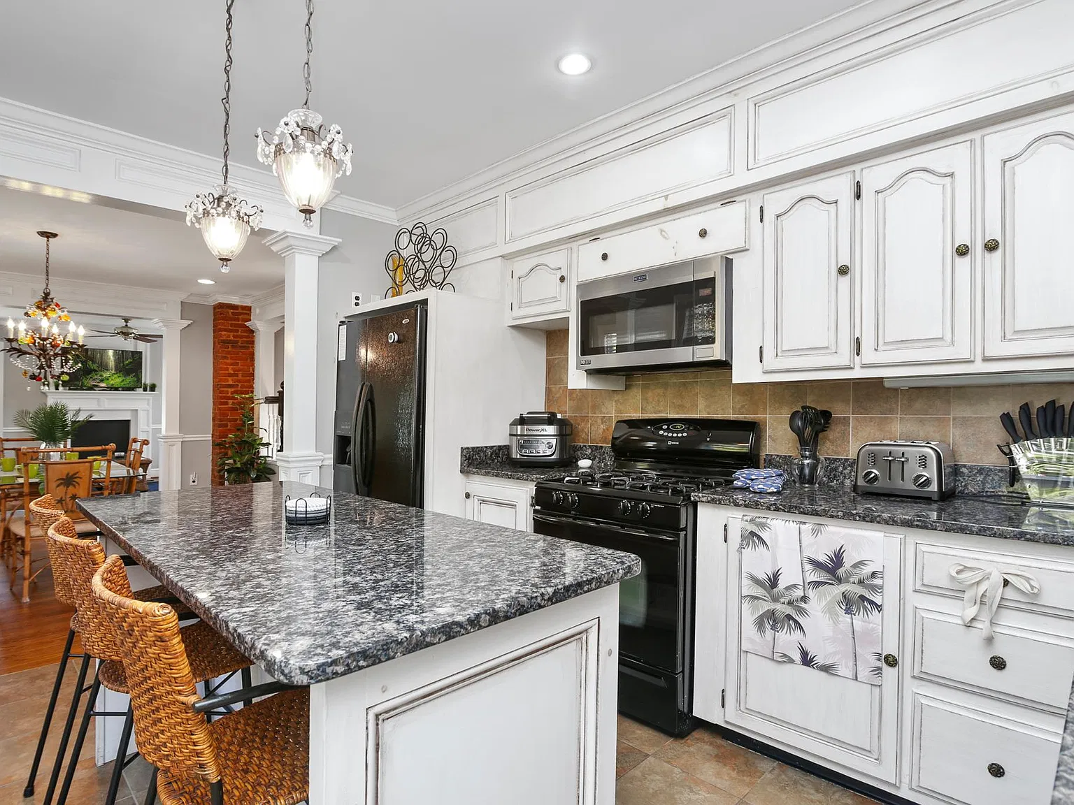 829 Cinnaminson Ave — Photo 4