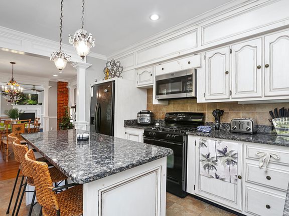 4th image of 829 Cinnaminson Ave
