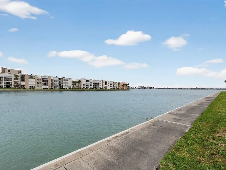 7540 Bay Island Dr S #160 — Photo 31