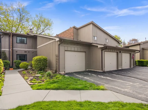 2S427 Emerald Green Dr W #39-F, Warrenville, IL 60555