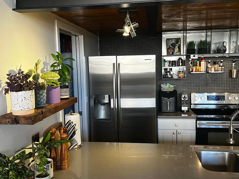 1090 Cherokee St #201 — Photo 8
