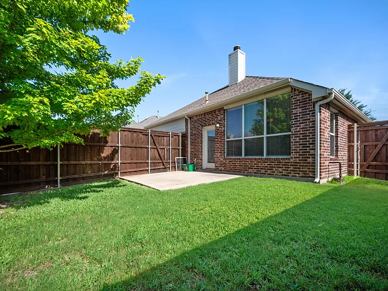 4617 Kingsway Ln — Photo 25