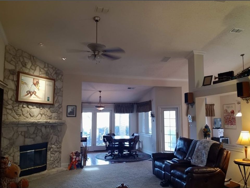 1st image of 3325 Sherwin Dr